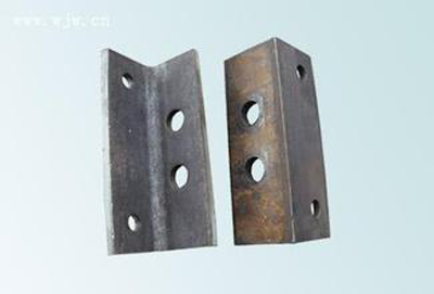 Crane track connecting angle